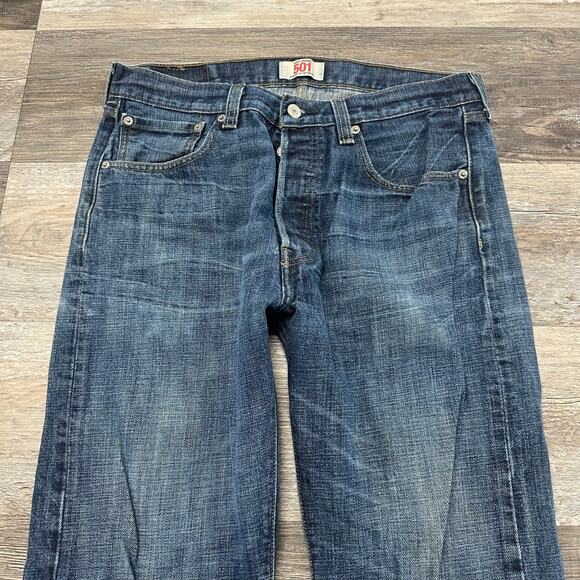 Levi's 501 Red Tab Faded Blue Mens 32x30 Straight Leg Button Fly Mid Wash Jeans - Picture 2 of 14